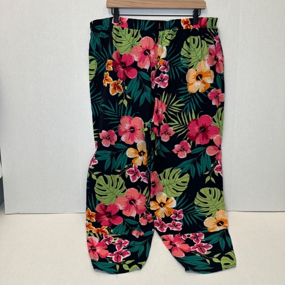 Gracila Tropical Floral Print Wide-Leg Cropped Pants – Size Large - Picture 2 of 11